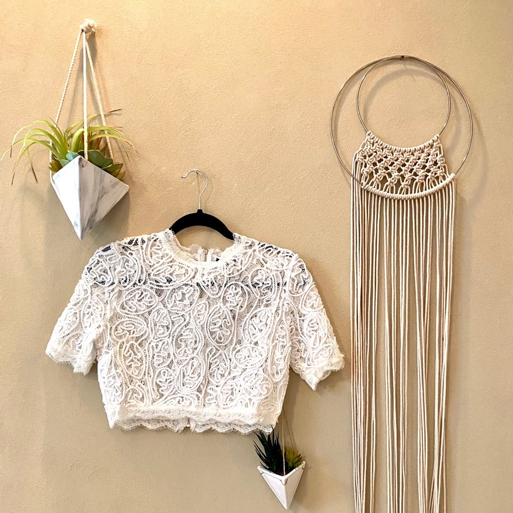 White crop top!
